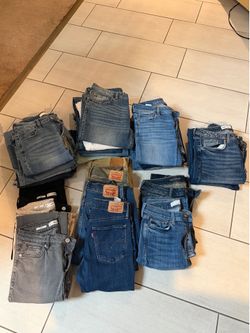 25 pairs ladies jeans size 4-6, all very good condition, all for $110