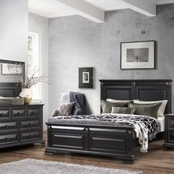 4 Piece Queen Bedroom Set/ Free Delivery & Setup