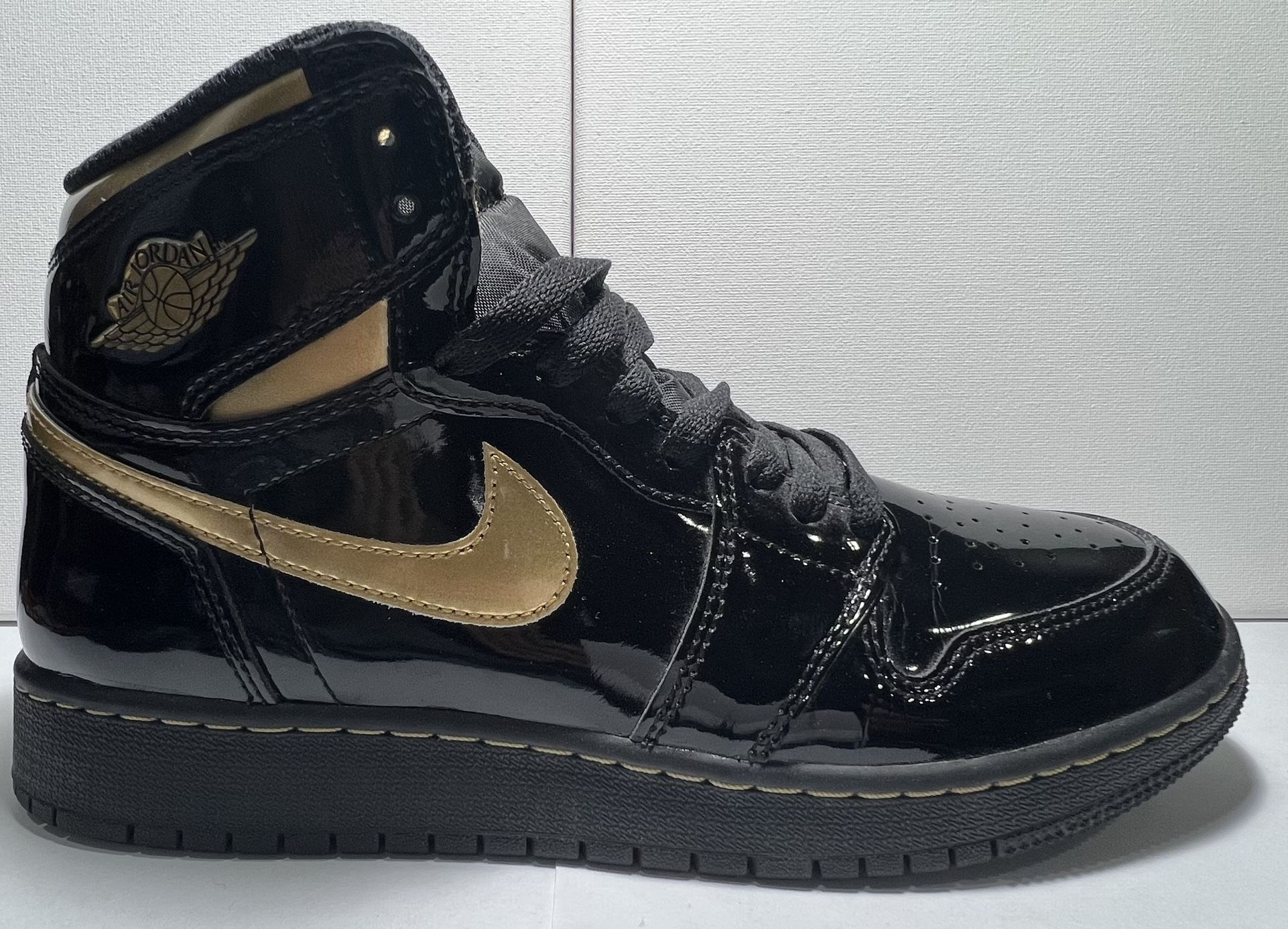 Air Jordan Retro High “black/metallic Gold” 2020 W
