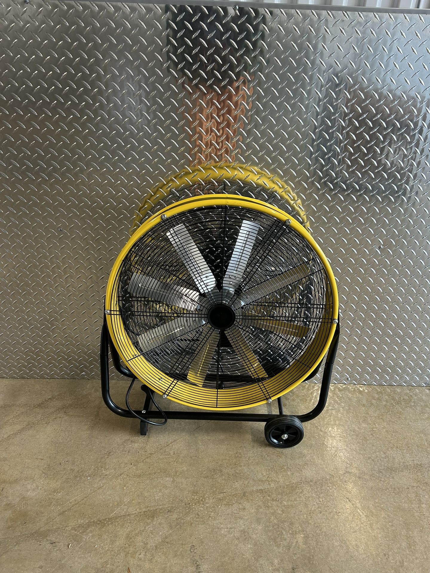 BRAND NEW VENTISOL 24 inch FAN ($80) NEVER USED!!!
