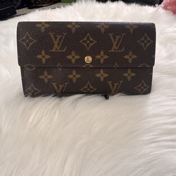 Sarah LV monogram canvas wallet