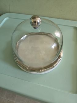 Beautiful Medium Size Cake Dish With Marble White Bottom