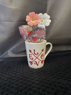 Mug And Hot Chocolate Bomb Arangement 