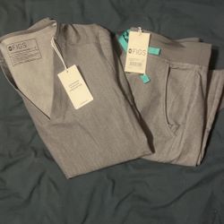 FIGS- Full Set Grey Scrubs  Womens Size Small ***TAGS STILL ON