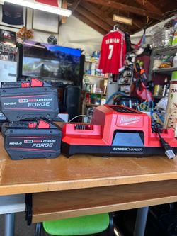 Milwaukee m18 supercharger and 2x12.0 forge battery new