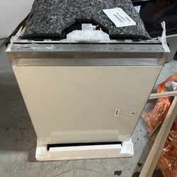 (brand new) 🥥 Samsung - Smart 42dBA Dishwasher with StormWash+ and Smart Dry - White Glass