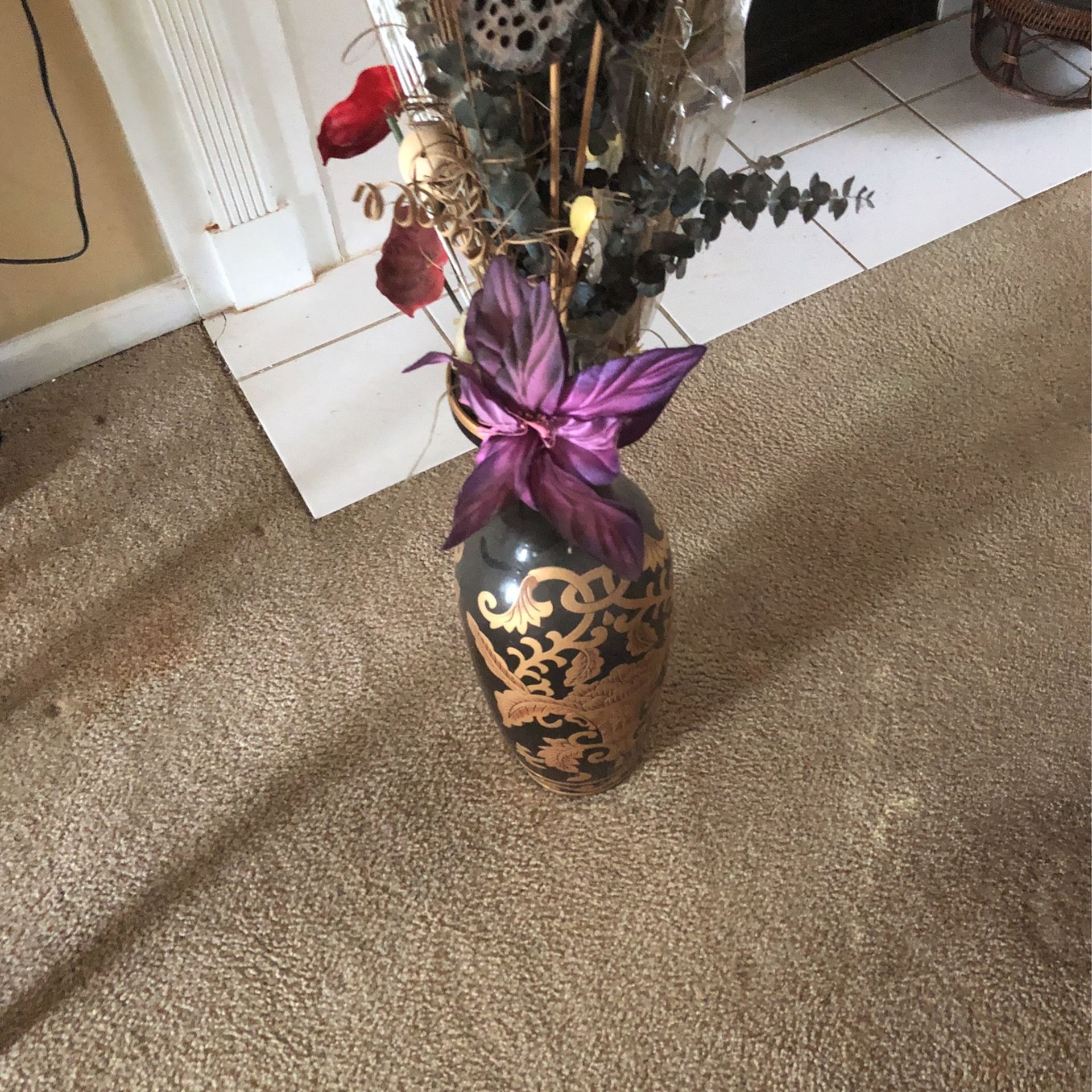 Decor Vase With Flowers 