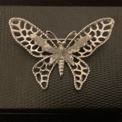 Vintage (large) SilverTone Butterfly Brooch,by Sarah Cov 