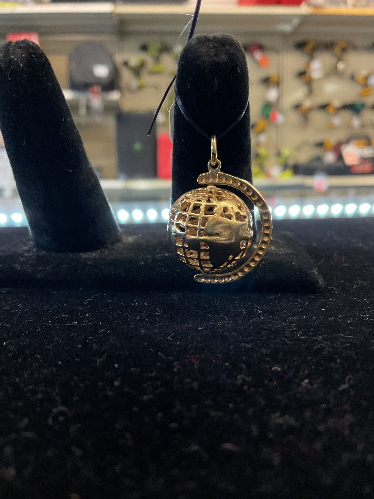 10KT Globe Pendent 42537-3