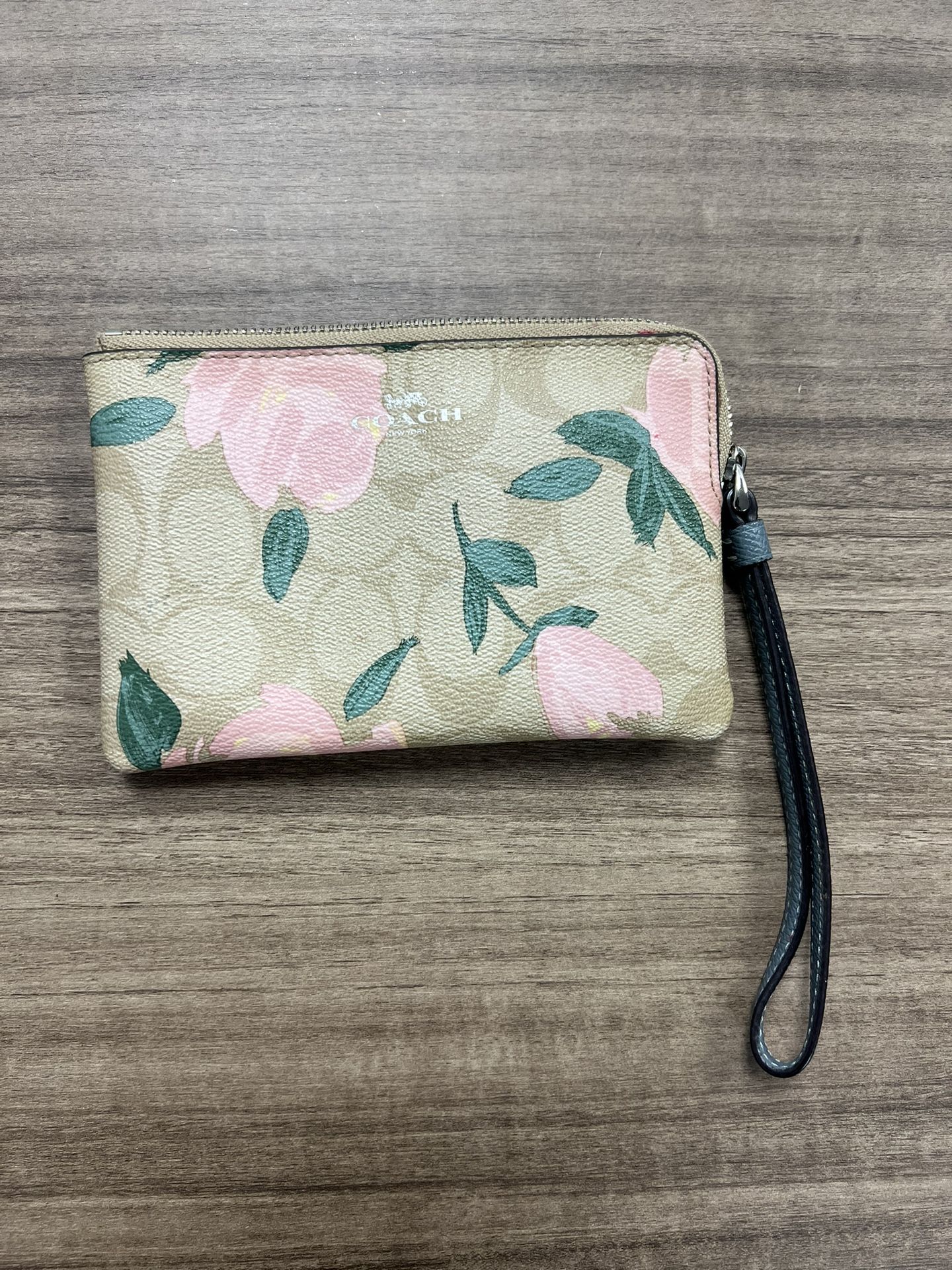 Coach Signature Camo Floral Rose Wristlet F26291 Corner Zip Wallet