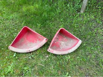 Corner feeders