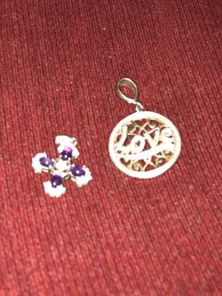 Medal End Cross Emerald Pains