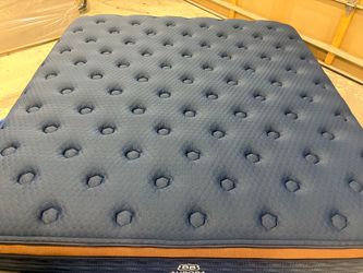 Brooklyn Aurora Luxe King Mattress with Cooling Cover