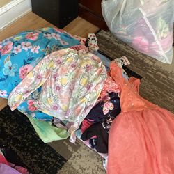 Pile of 5T Girls Clothes 