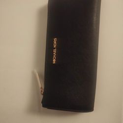 MICHAEL KORS PRE-LOVED  Jet Set Travel Large Saffiano Leather Quarter-Zip Wallet  