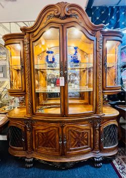 AICO By Michael Amini VENETIAN China Cabinet - LA