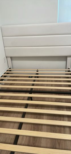 Queen Bed Frame with + 2 Matching Nightstands