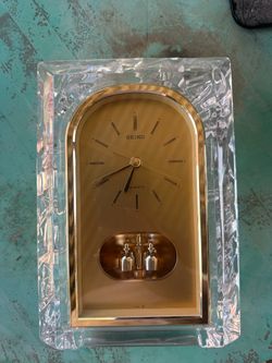 Seiko Quartz Crystal Mantel Clock