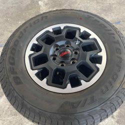 Toyota Tacoma (4th Gen) Tires And Wheels 