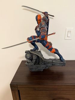 Sideshow Deathstroke Premium Format