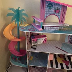 LOL Dollhouse 