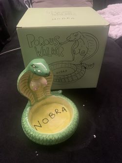 Porous Walker Nobra Ash Tray