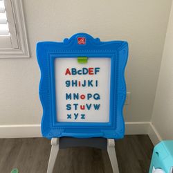 Step 2 Magnet Board On Stand 
