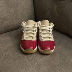 Jordan 11 Low “Cherry”