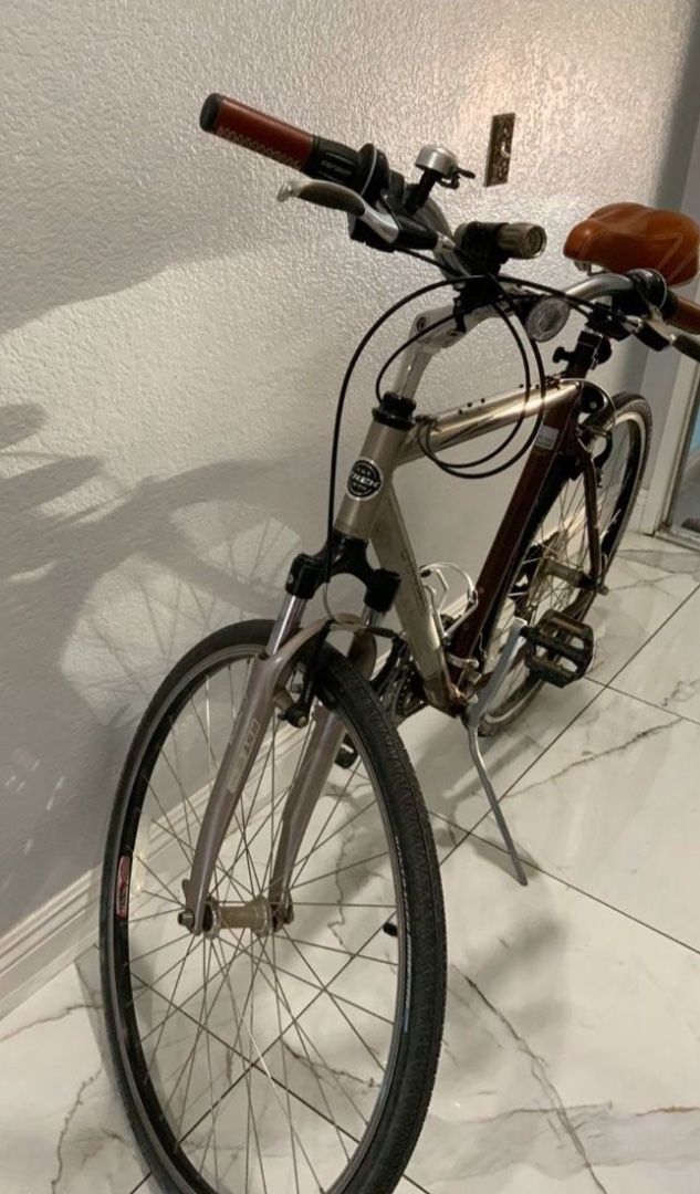 Trek 7100 Multitrack speed Bike In Super Great Condition