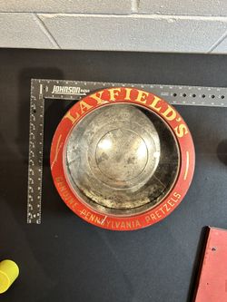 Vintage Glass Top Lafield “ genuine Pennsylvania Pretzel” Tin