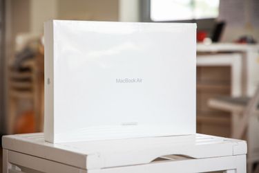 *Sealed Midnight MacBook Air (M2) 2TB SSD + 24GB RAM + Warranty