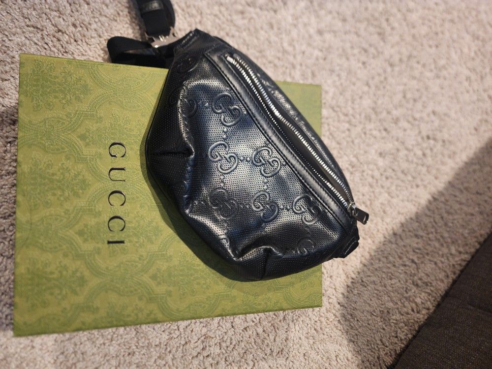 AUTHENTIC Gucci Jumbo GG Belt Bag