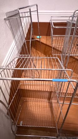Wire storage basket