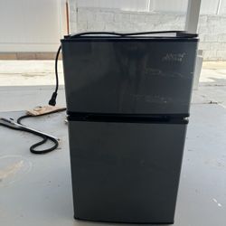 Artic King mini Refrigerator 