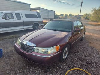 2002 Lincoln Town car