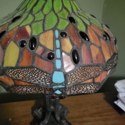 Awesome Tiffany Style Dragonfly Table Lamp With Metal Base