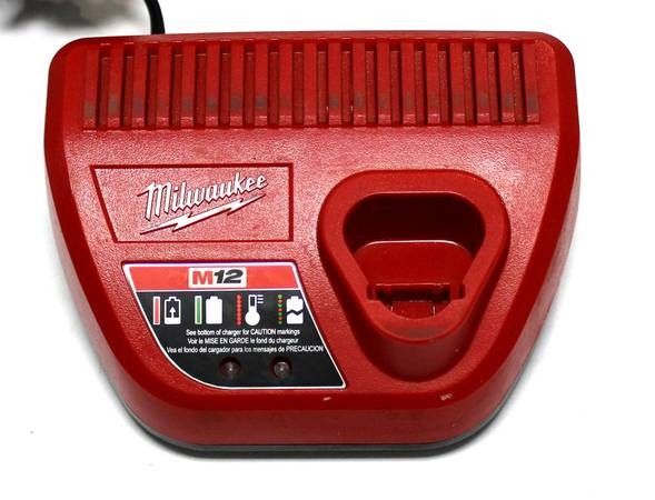 Milwaukee M12 Battery Charger