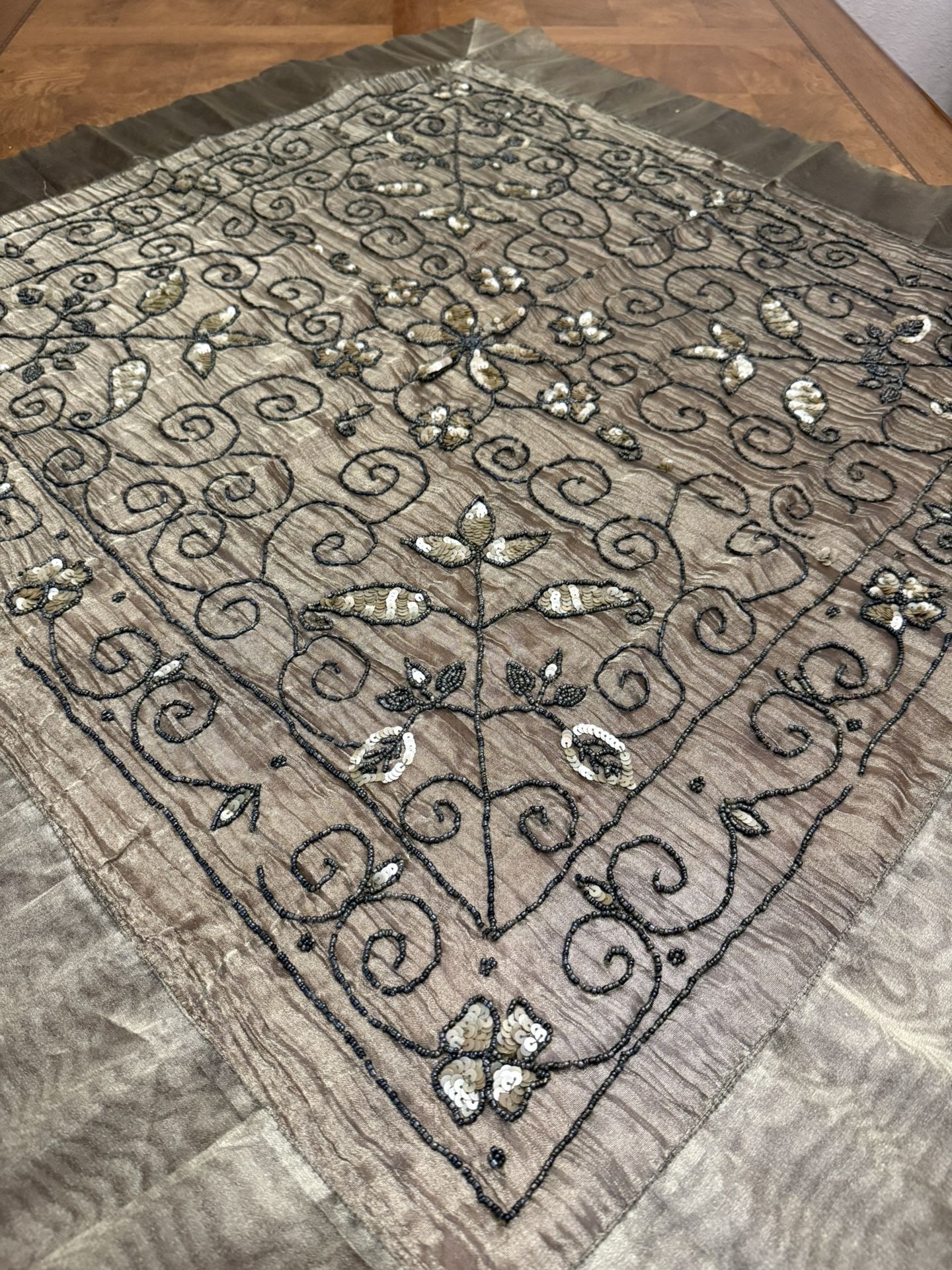 Crinkle Tissue With Bead Work Square Table Runner