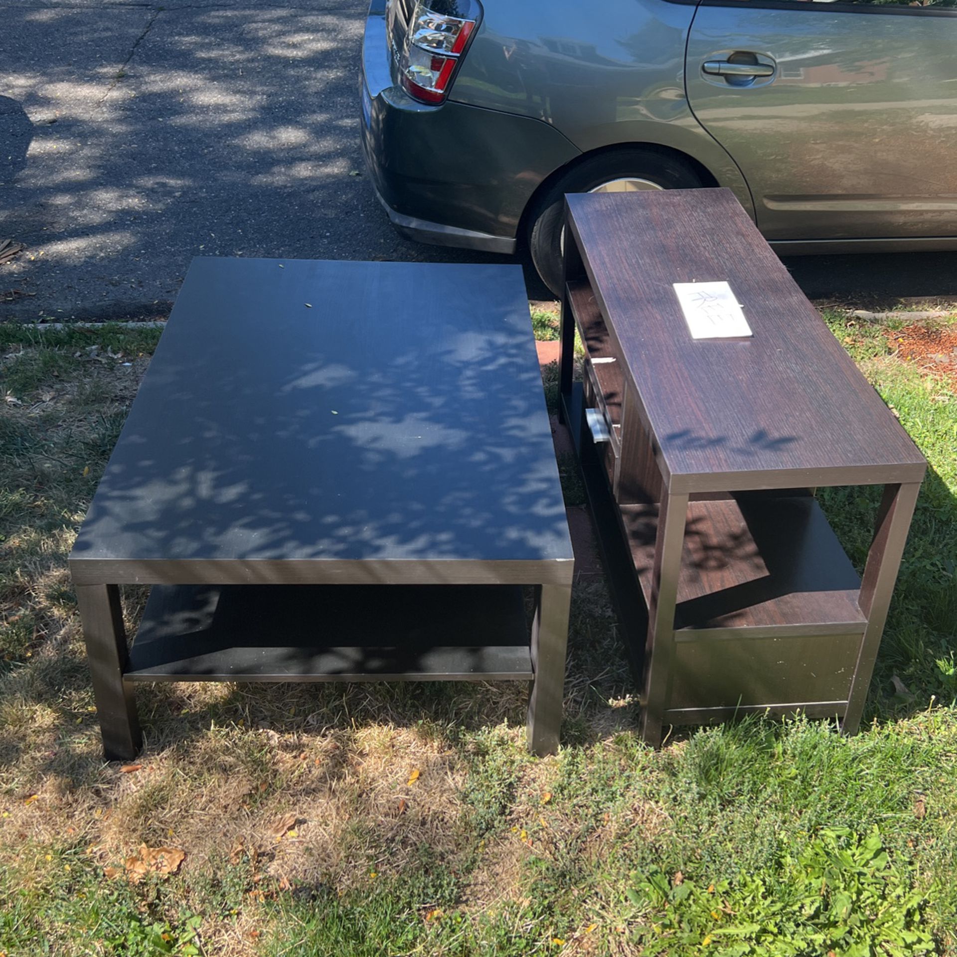 FREE tv Stand And Coffee Table 