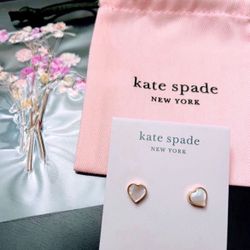 kate spade new york  Gold-Tone Imitation Pearl Heart Stud  Earrings (Pick up🛒 In Bellevue) *Check out my other Posts 💕