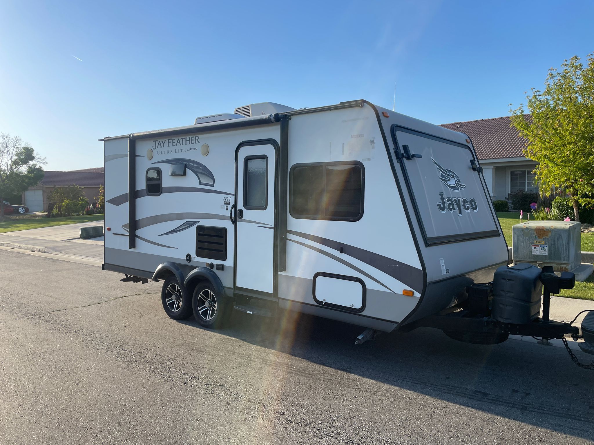 2015 X20e Jayco Jay Flight Ultra Lite Hybrid Trailer