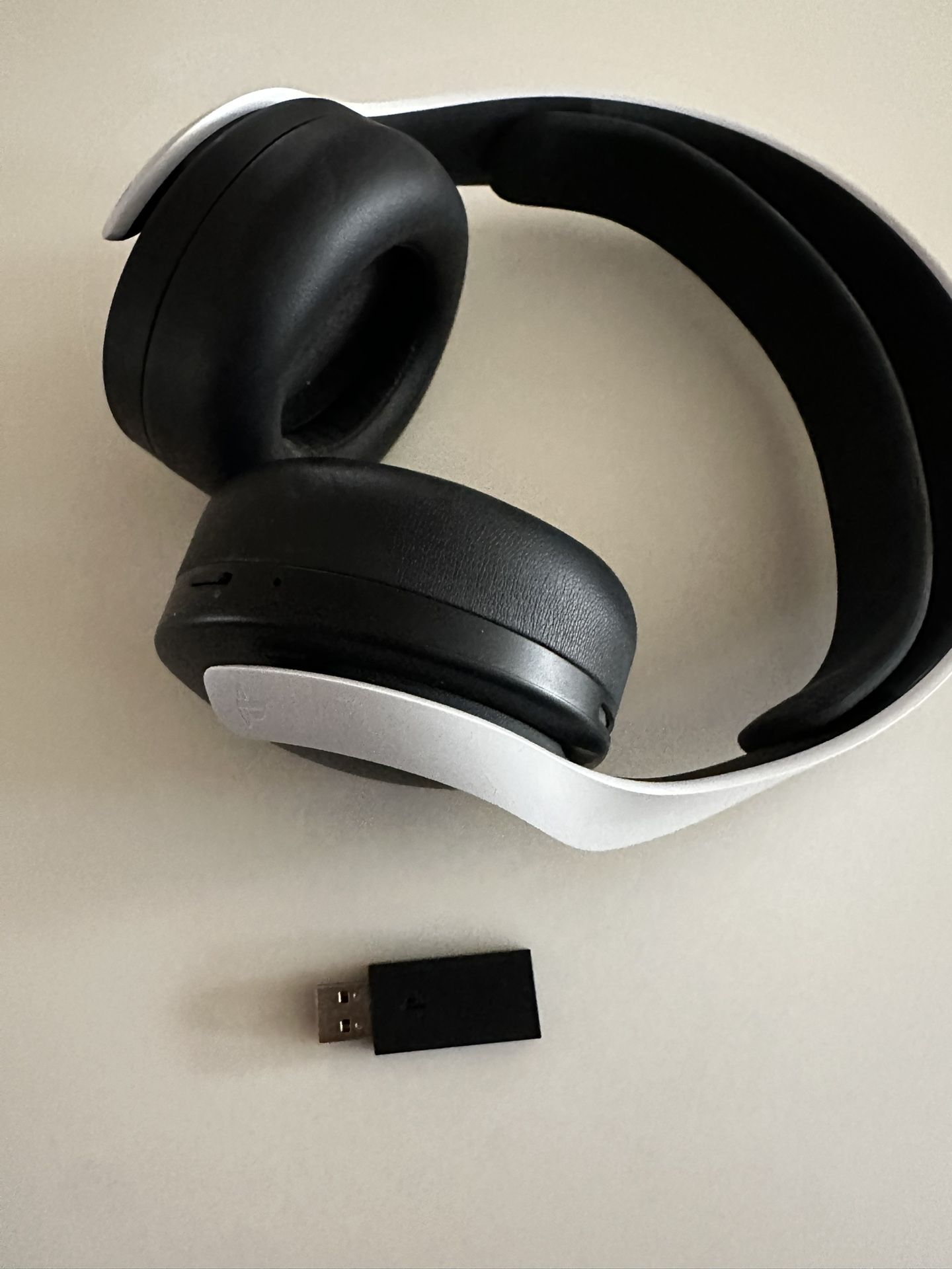 🎧 PlayStation 5 Pulse 3D Wireless Headset (Sony) – Excellent Condition