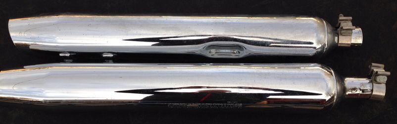 Vance & Hines chrome, Twin Slash, Harley cruiser, motorcycle mufflers