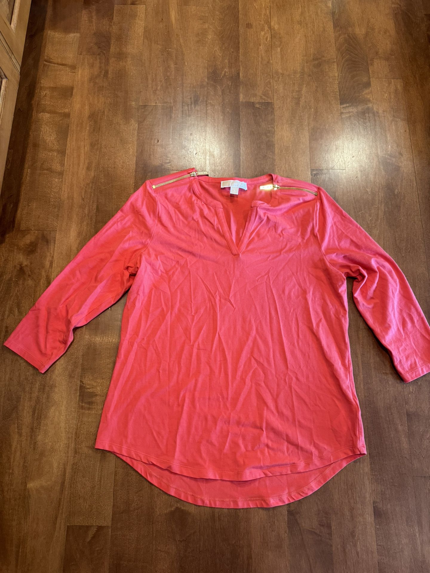 Women’s Michael Kors Top Shipping Available
