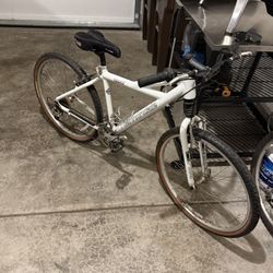 Women’s Cannondale F400 Cad2 bike