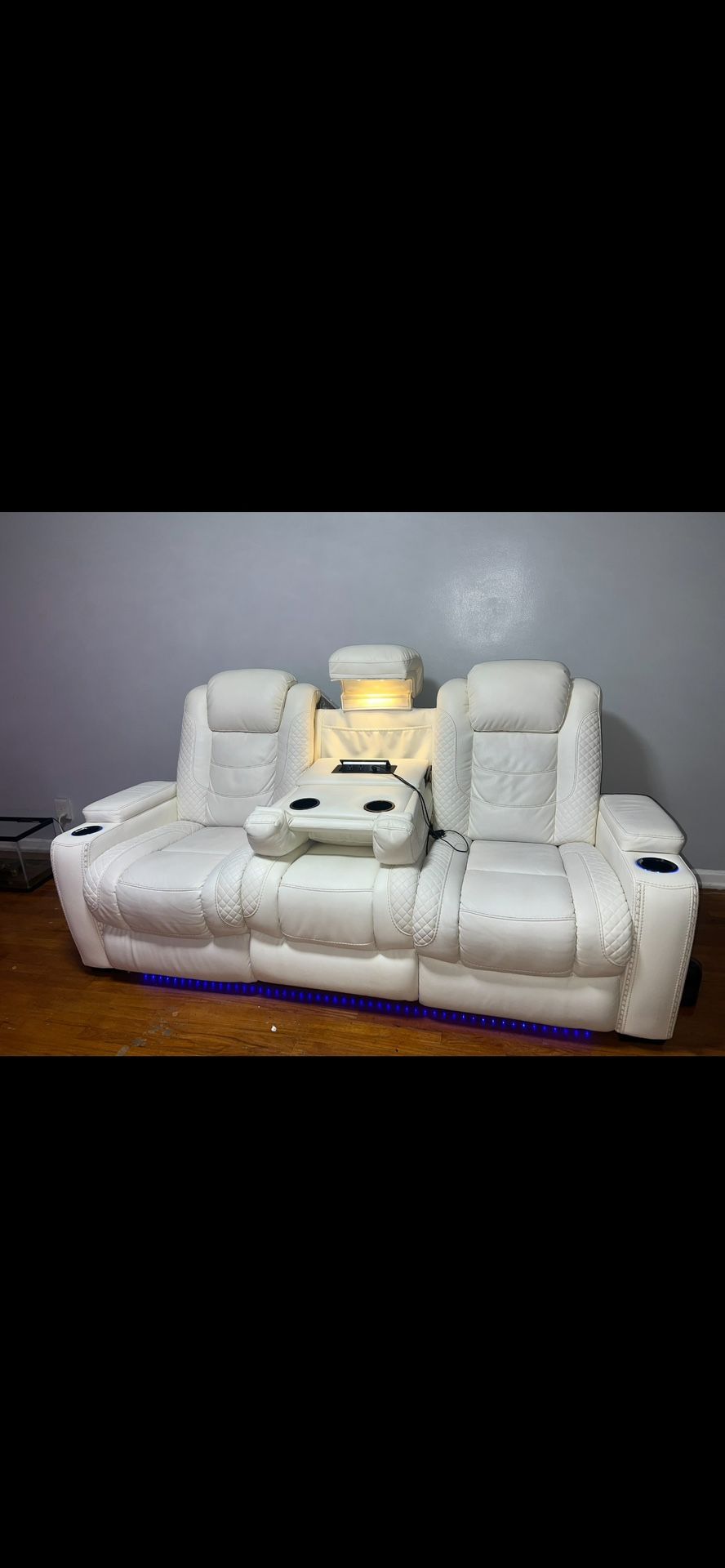 White Recliner Sofa for Sale in Brooklyn, NY OfferUp