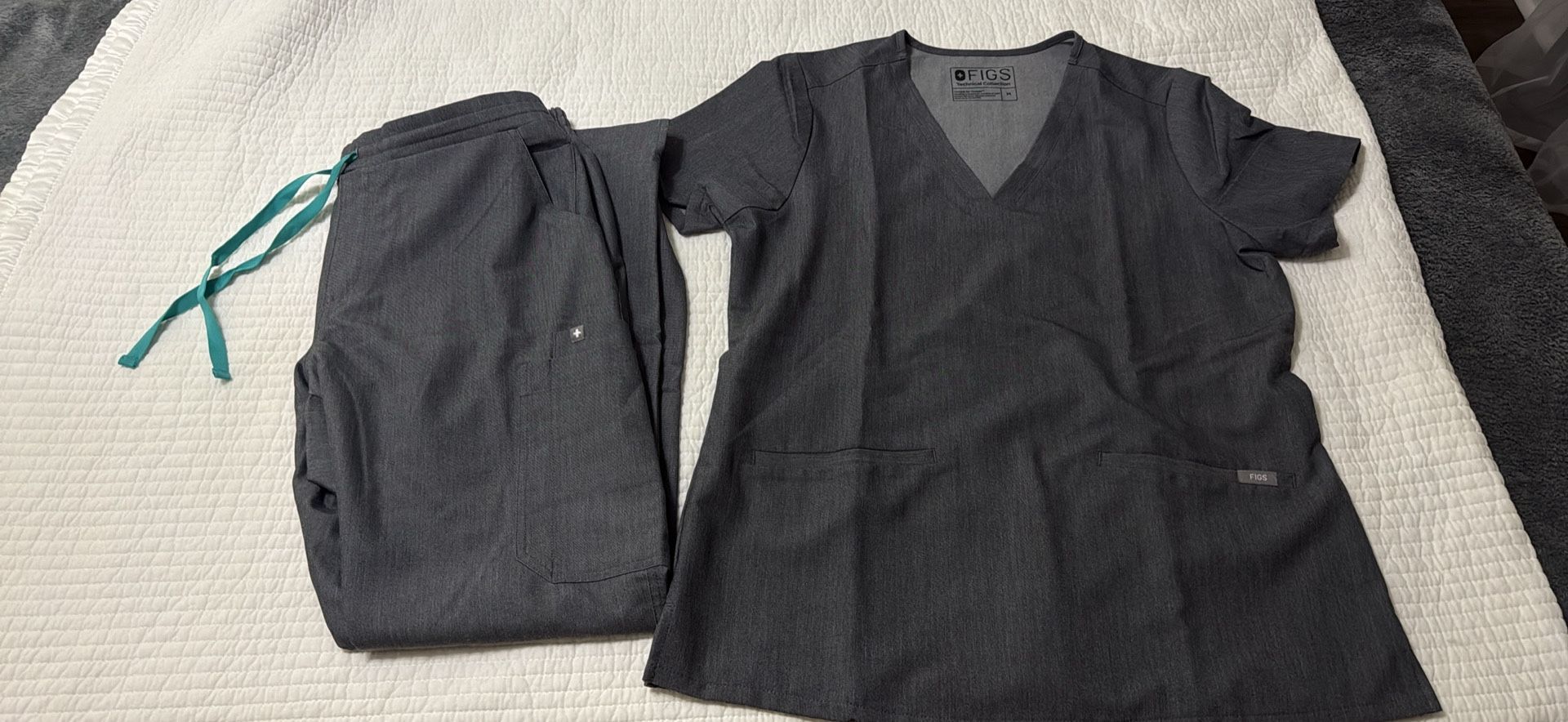 Like New FIGS Scrubs Medium Graphite Technical Collection