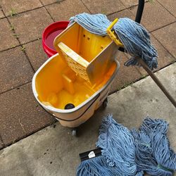 Rubbermaid Mop Bucket