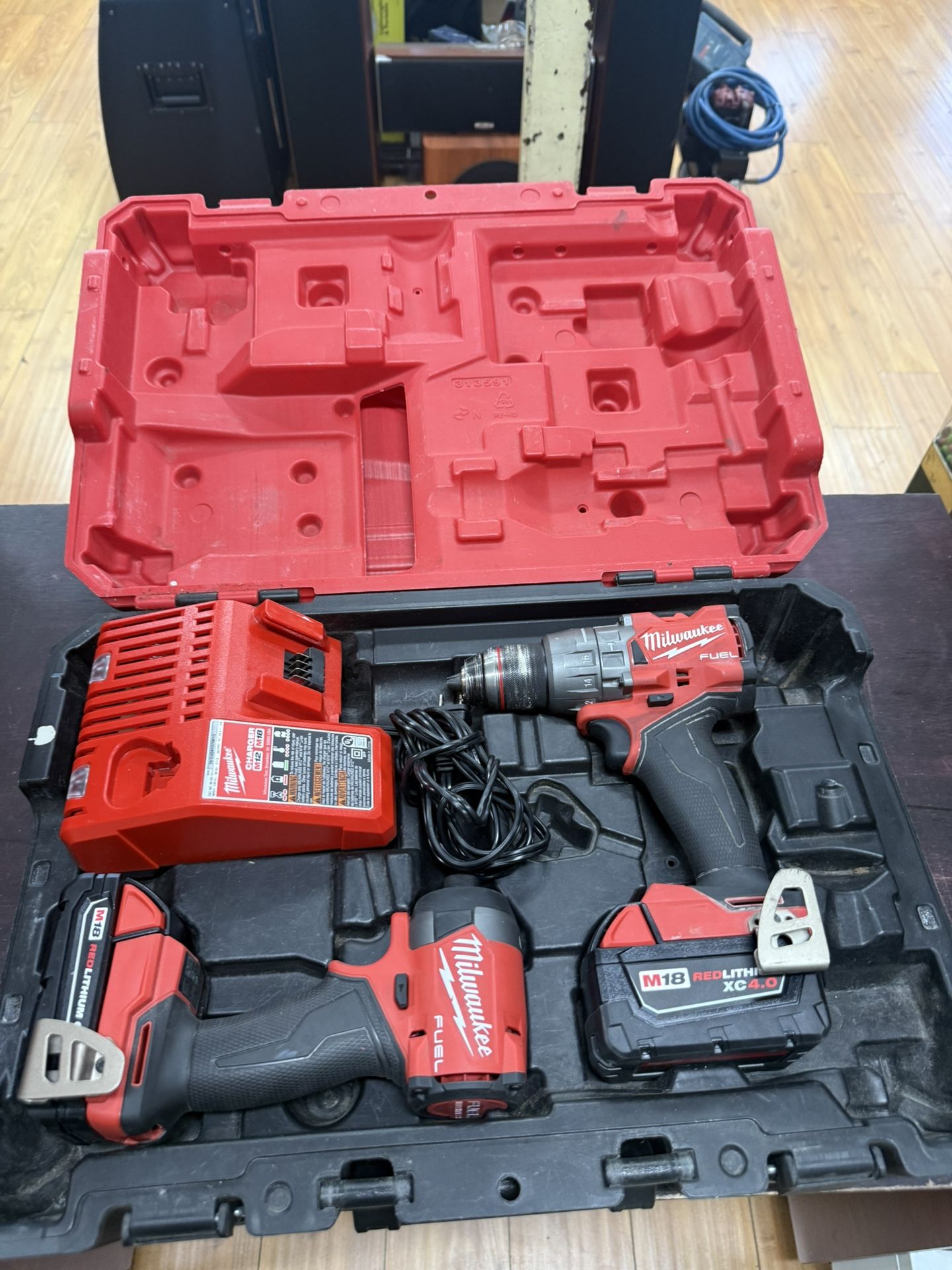 Milwaukee M18 FUEL 18V Lithium-Ion Brushless Cordless Hammer Drill and Impact Driver Combo Kit (2-Tool) with 2 Batteries