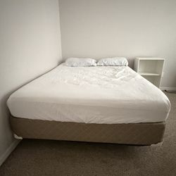 Queen Bed 